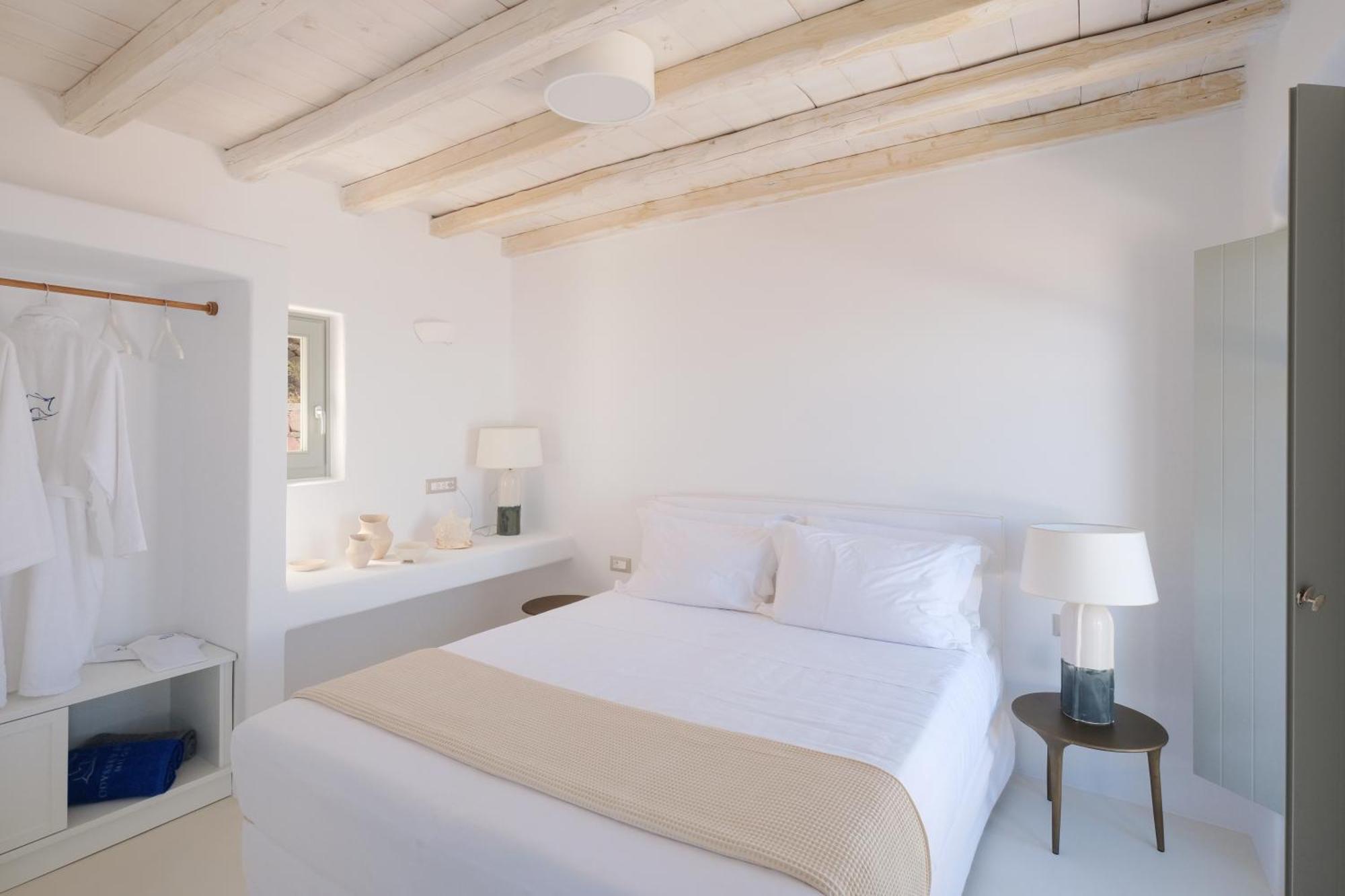 Odyssey Rock Milos Sunset Suites Plaka  ภายนอก รูปภาพ