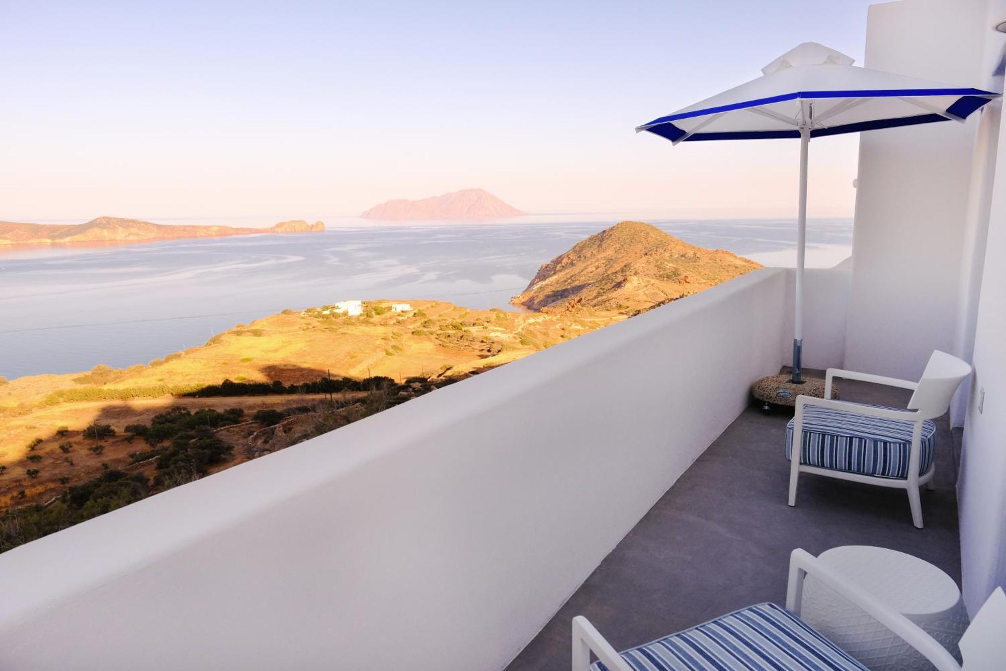 Odyssey Rock Milos Sunset Suites Plaka  ภายนอก รูปภาพ