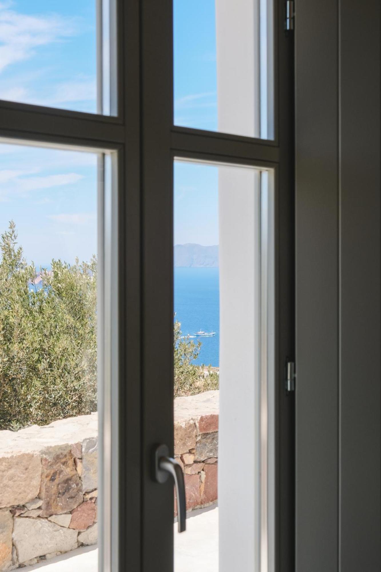 Odyssey Rock Milos Sunset Suites Plaka  ภายนอก รูปภาพ