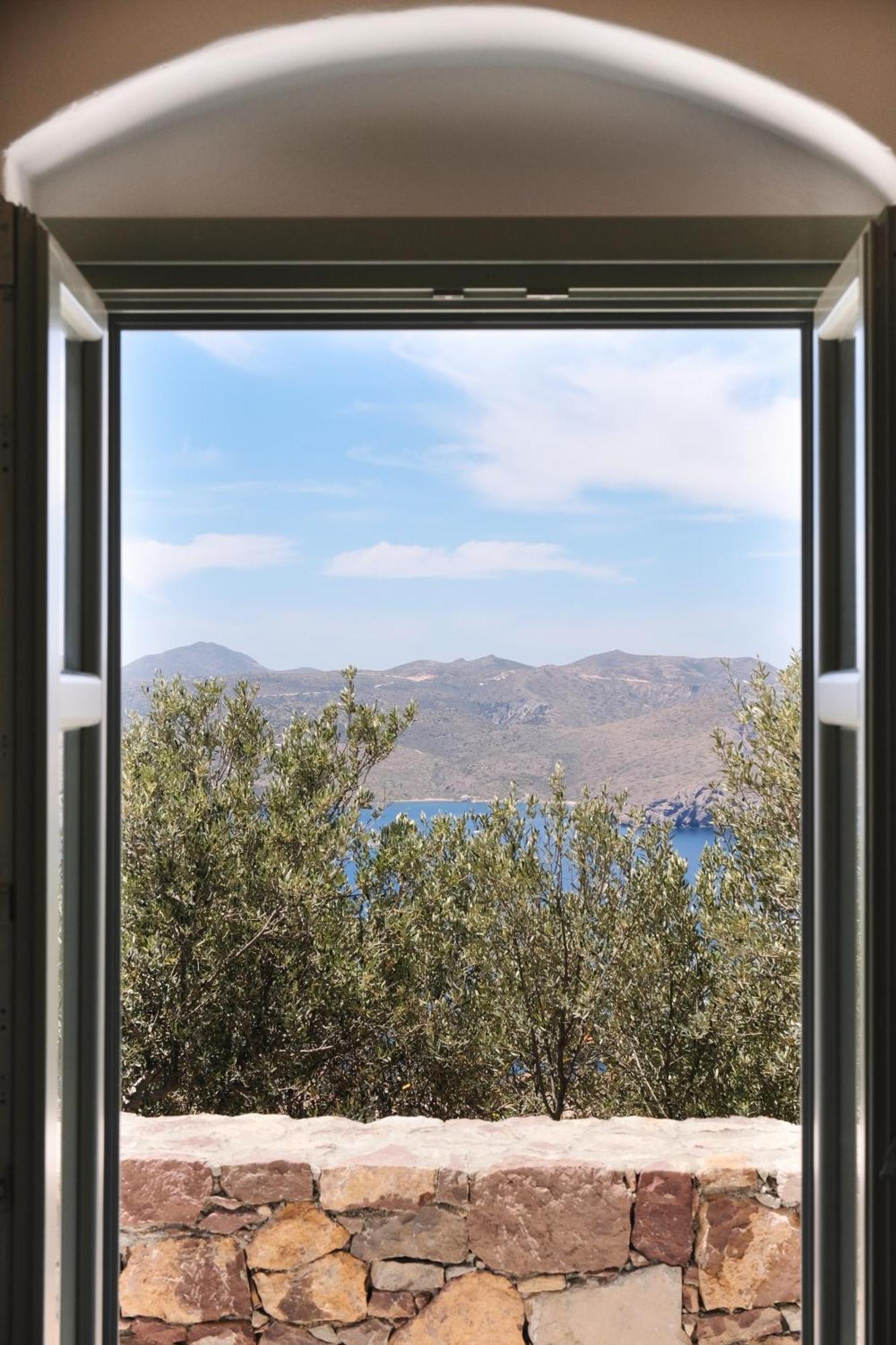 Odyssey Rock Milos Sunset Suites Plaka  ภายนอก รูปภาพ