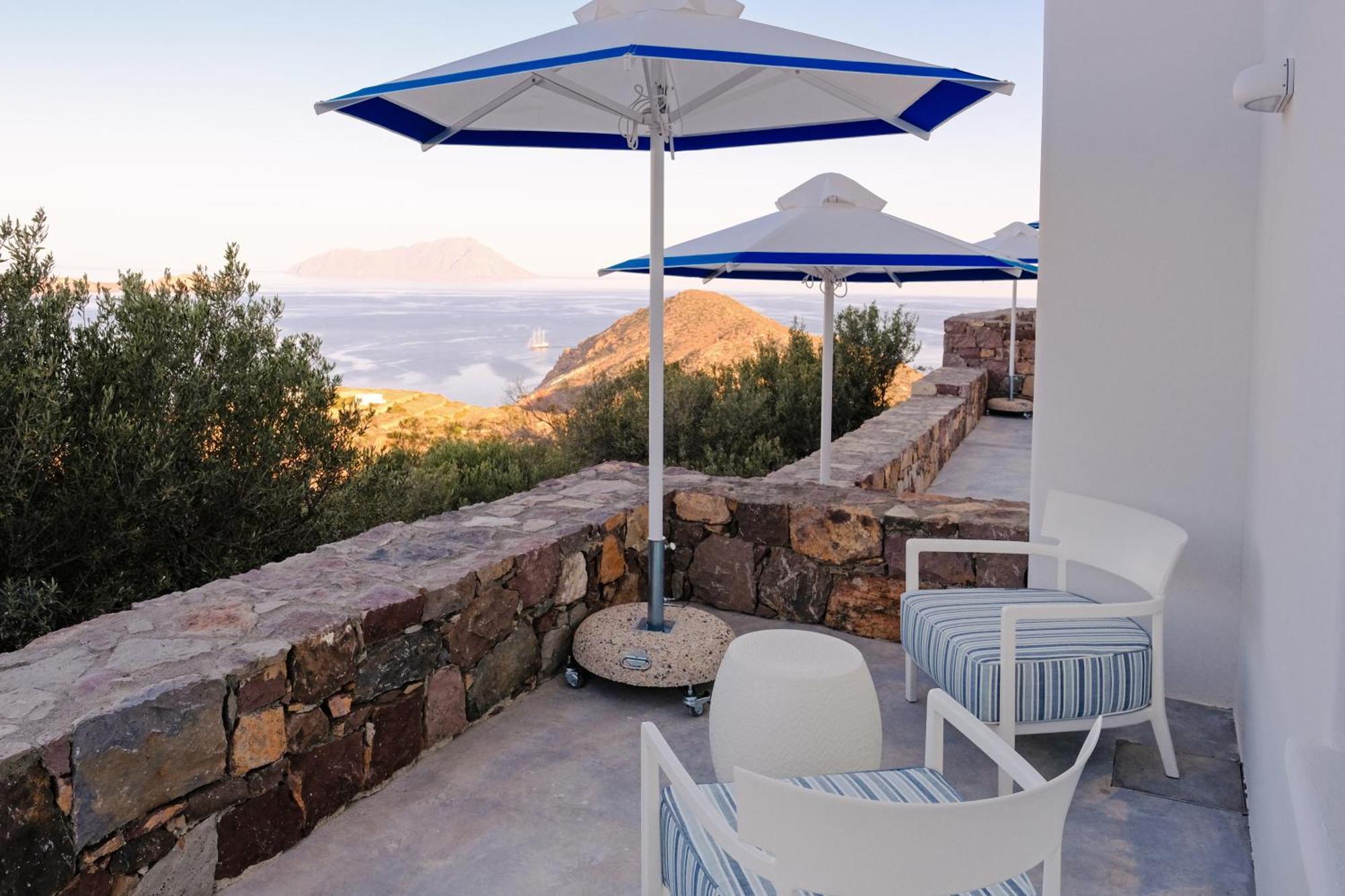 Odyssey Rock Milos Sunset Suites Plaka  ภายนอก รูปภาพ