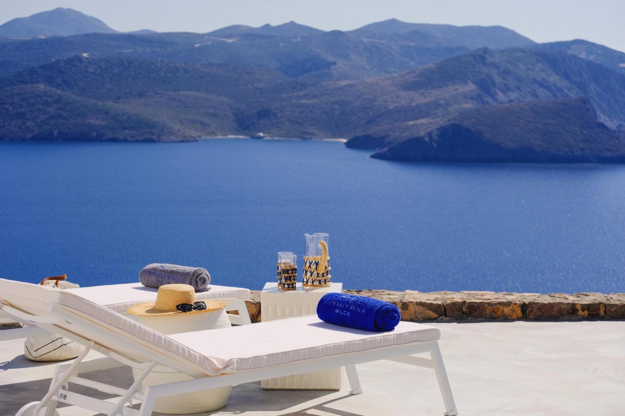 Odyssey Rock Milos Sunset Suites Plaka  ภายนอก รูปภาพ