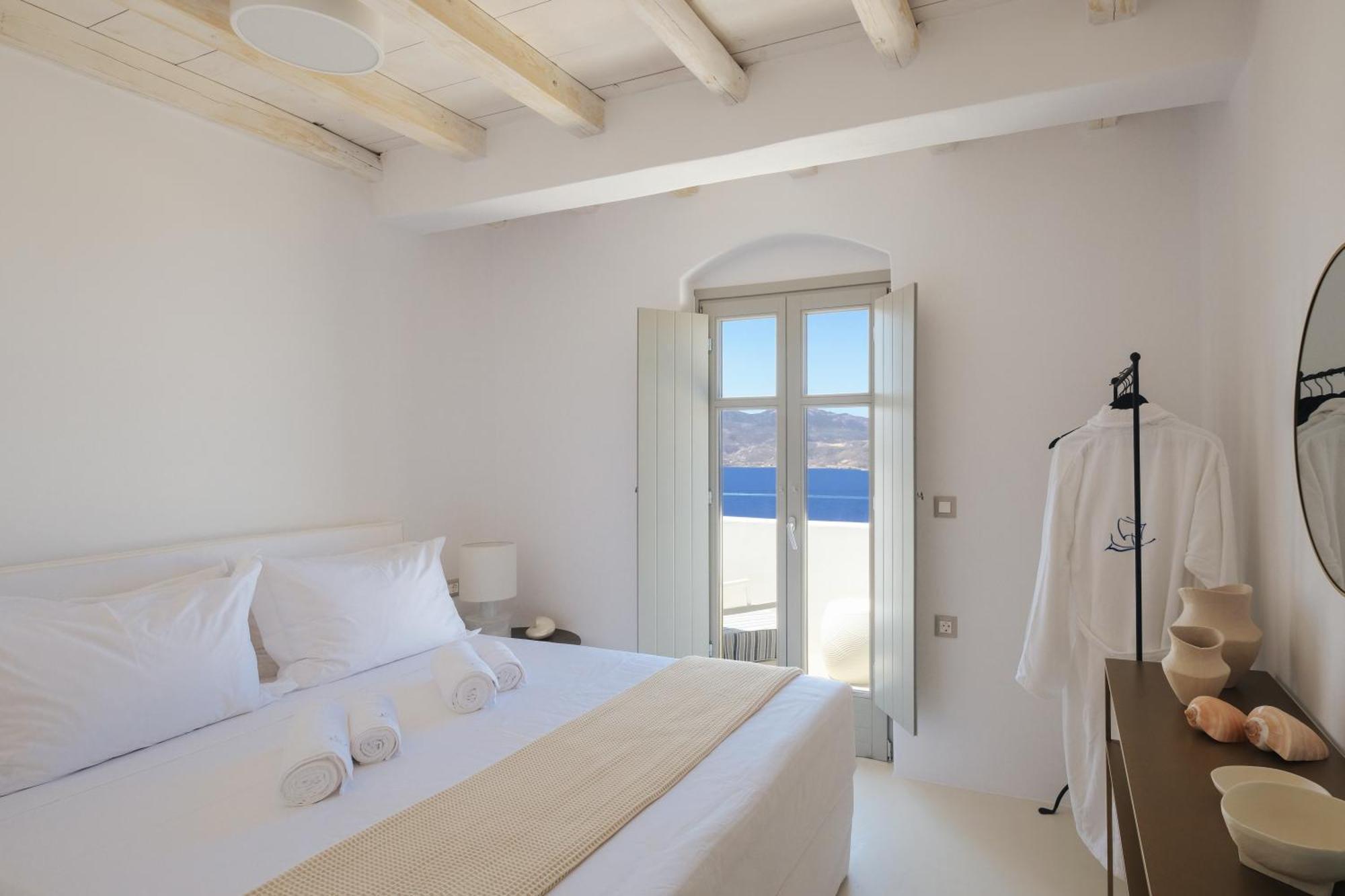 Odyssey Rock Milos Sunset Suites Plaka  ภายนอก รูปภาพ