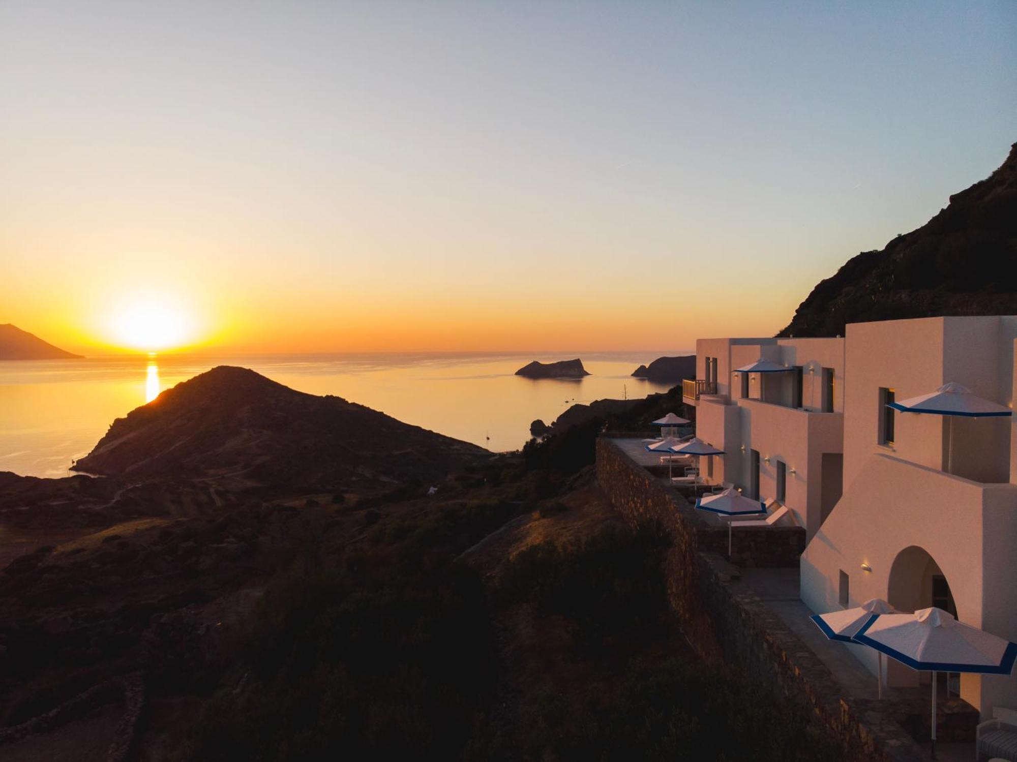 Odyssey Rock Milos Sunset Suites Plaka  ภายนอก รูปภาพ